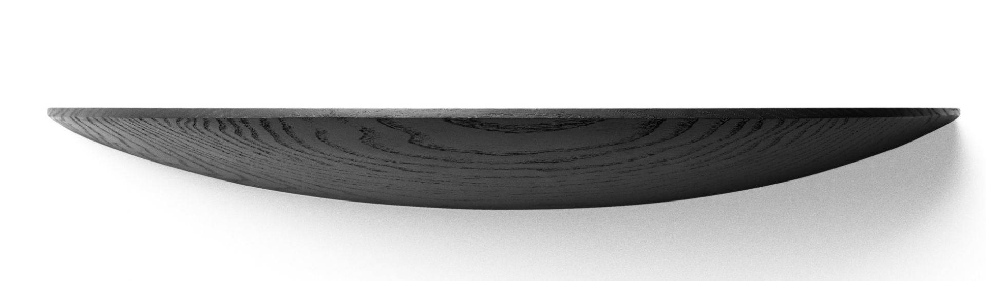 Nahaufnahme des Gridy Fungi Shelf Regals von AUDO in Schwarz, aus Holz gefertigt.